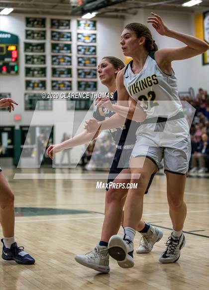 Thumbnail 3 in Loudoun Valley vs James Wood (VHSL Region 4C Semifinal) photogallery.