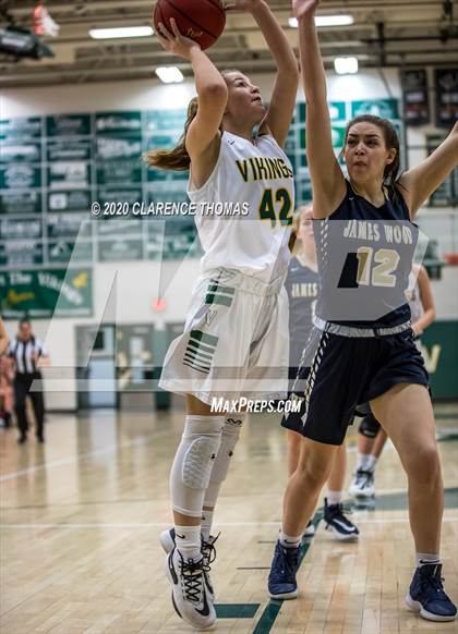Thumbnail 3 in Loudoun Valley vs James Wood (VHSL Region 4C Semifinal) photogallery.