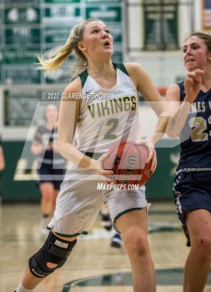Thumbnail 3 in Loudoun Valley vs James Wood (VHSL Region 4C Semifinal) photogallery.