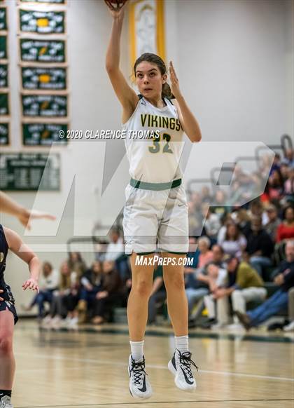 Thumbnail 1 in Loudoun Valley vs James Wood (VHSL Region 4C Semifinal) photogallery.