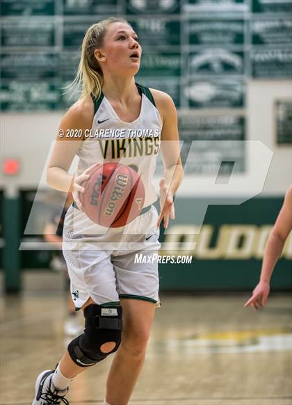 Thumbnail 1 in Loudoun Valley vs James Wood (VHSL Region 4C Semifinal) photogallery.