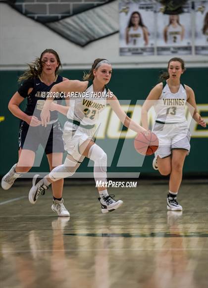 Thumbnail 3 in Loudoun Valley vs James Wood (VHSL Region 4C Semifinal) photogallery.