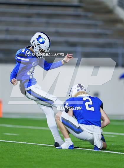 Thumbnail 3 in Decatur vs Wichita Falls (UIL 4A D1 Quarterfinal Playoff) photogallery.