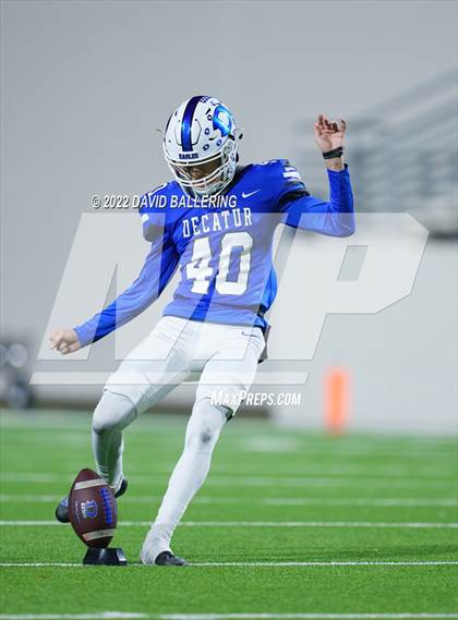 Thumbnail 3 in Decatur vs Wichita Falls (UIL 4A D1 Quarterfinal Playoff) photogallery.