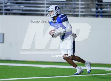 Thumbnail 3 in Decatur vs Wichita Falls (UIL 4A D1 Quarterfinal Playoff) photogallery.