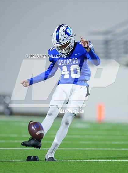Thumbnail 1 in Decatur vs Wichita Falls (UIL 4A D1 Quarterfinal Playoff) photogallery.