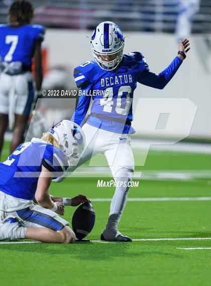 Thumbnail 2 in Decatur vs Wichita Falls (UIL 4A D1 Quarterfinal Playoff) photogallery.