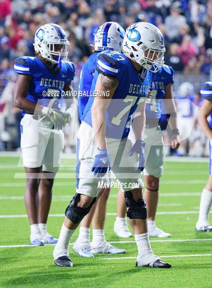 Thumbnail 2 in Decatur vs Wichita Falls (UIL 4A D1 Quarterfinal Playoff) photogallery.