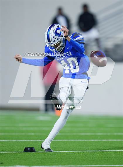 Thumbnail 3 in Decatur vs Wichita Falls (UIL 4A D1 Quarterfinal Playoff) photogallery.