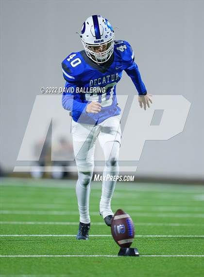 Thumbnail 2 in Decatur vs Wichita Falls (UIL 4A D1 Quarterfinal Playoff) photogallery.