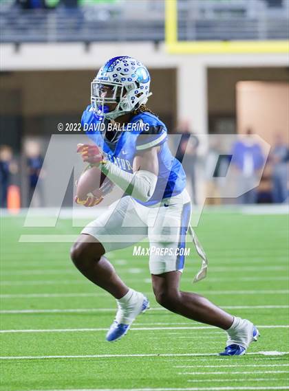 Thumbnail 2 in Decatur vs Wichita Falls (UIL 4A D1 Quarterfinal Playoff) photogallery.