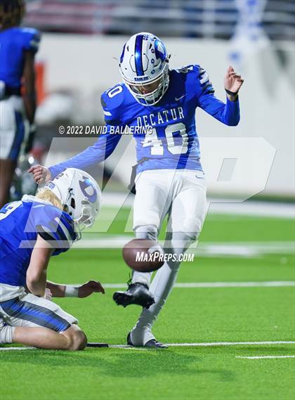 Thumbnail 1 in Decatur vs Wichita Falls (UIL 4A D1 Quarterfinal Playoff) photogallery.