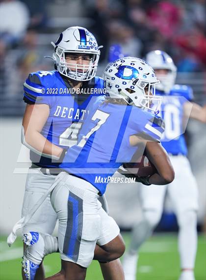 Thumbnail 2 in Decatur vs Wichita Falls (UIL 4A D1 Quarterfinal Playoff) photogallery.