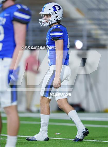Thumbnail 2 in Decatur vs Wichita Falls (UIL 4A D1 Quarterfinal Playoff) photogallery.