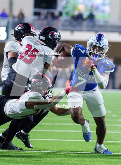 Thumbnail 1 in Decatur vs Wichita Falls (UIL 4A D1 Quarterfinal Playoff) photogallery.