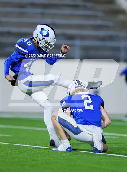 Thumbnail 1 in Decatur vs Wichita Falls (UIL 4A D1 Quarterfinal Playoff) photogallery.