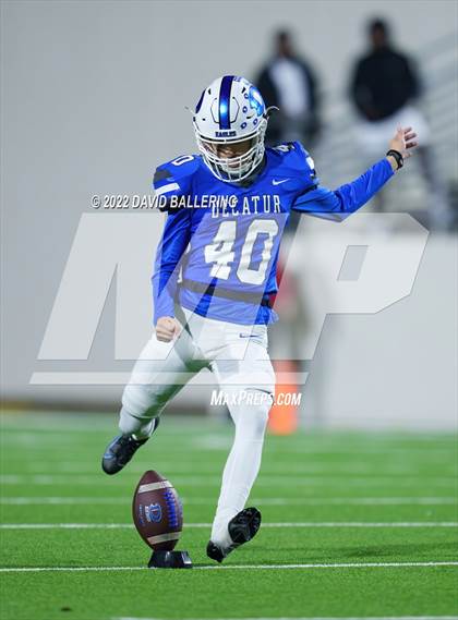 Thumbnail 1 in Decatur vs Wichita Falls (UIL 4A D1 Quarterfinal Playoff) photogallery.