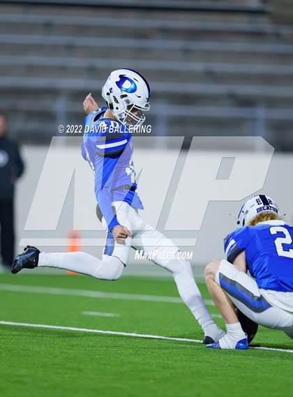 Thumbnail 1 in Decatur vs Wichita Falls (UIL 4A D1 Quarterfinal Playoff) photogallery.