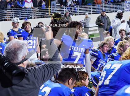 Thumbnail 3 in Decatur vs Wichita Falls (UIL 4A D1 Quarterfinal Playoff) photogallery.