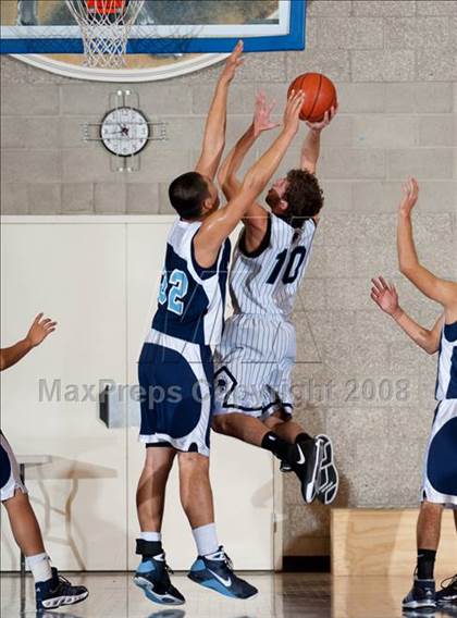 Thumbnail 3 in Villa Park vs. Maranatha Christian (MaxPreps Holiday Classic) photogallery.