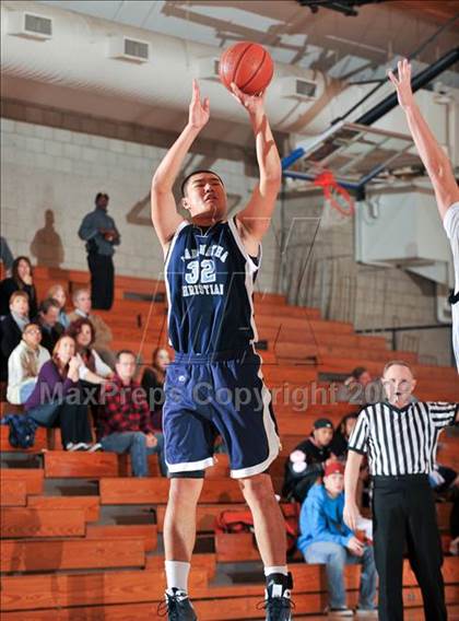 Thumbnail 2 in Villa Park vs. Maranatha Christian (MaxPreps Holiday Classic) photogallery.