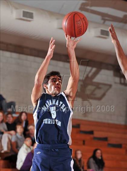 Thumbnail 2 in Villa Park vs. Maranatha Christian (MaxPreps Holiday Classic) photogallery.