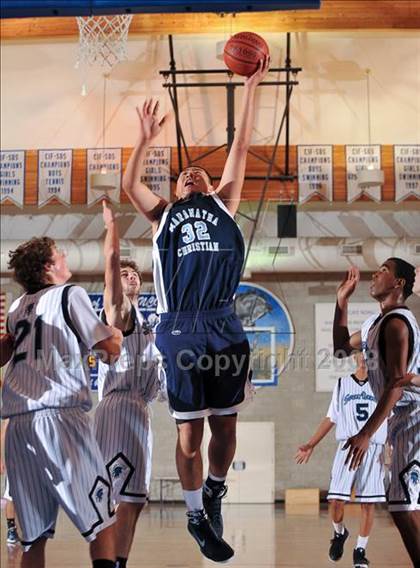 Thumbnail 1 in Villa Park vs. Maranatha Christian (MaxPreps Holiday Classic) photogallery.