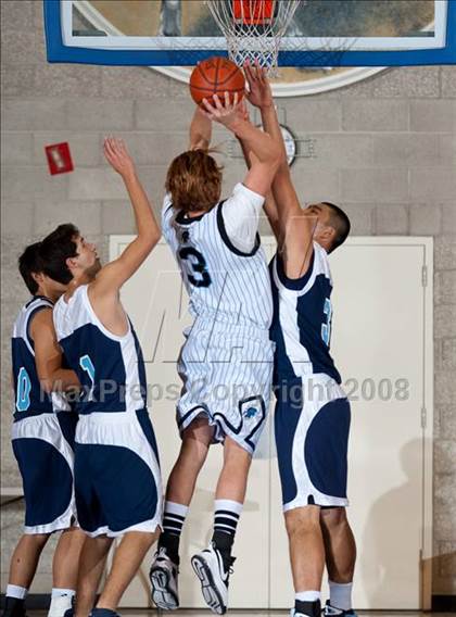 Thumbnail 3 in Villa Park vs. Maranatha Christian (MaxPreps Holiday Classic) photogallery.