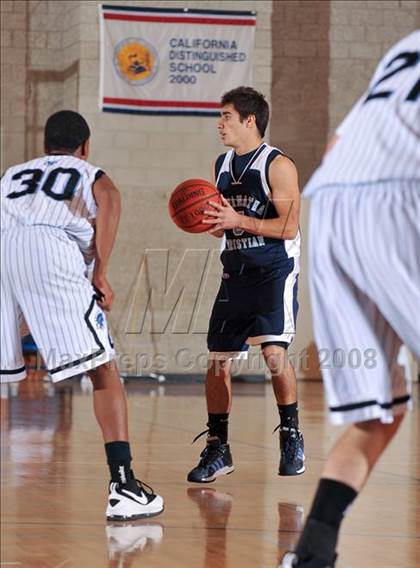 Thumbnail 3 in Villa Park vs. Maranatha Christian (MaxPreps Holiday Classic) photogallery.