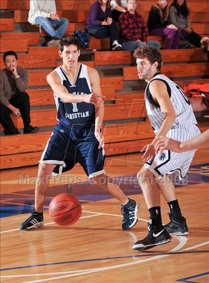 Thumbnail 2 in Villa Park vs. Maranatha Christian (MaxPreps Holiday Classic) photogallery.