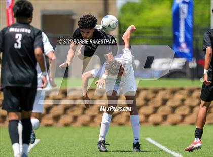 Thumbnail 3 in Vandegrift vs. Mesquite (UIL 6A Soccer Division II Final) photogallery.