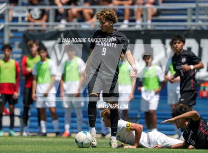 Thumbnail 3 in Vandegrift vs. Mesquite (UIL 6A Soccer Division II Final) photogallery.