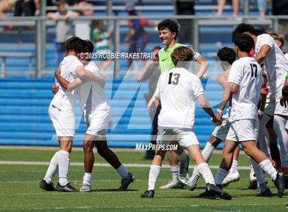 Thumbnail 3 in Vandegrift vs. Mesquite (UIL 6A Soccer Division II Final) photogallery.