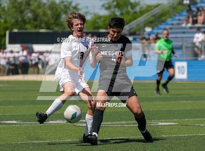Thumbnail 2 in Vandegrift vs. Mesquite (UIL 6A Soccer Division II Final) photogallery.