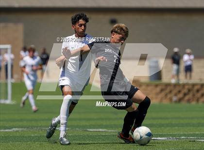 Thumbnail 2 in Vandegrift vs. Mesquite (UIL 6A Soccer Division II Final) photogallery.