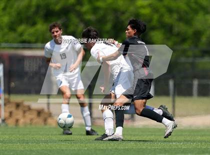 Thumbnail 3 in Vandegrift vs. Mesquite (UIL 6A Soccer Division II Final) photogallery.