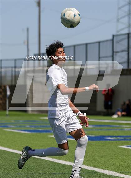 Thumbnail 1 in Vandegrift vs. Mesquite (UIL 6A Soccer Division II Final) photogallery.