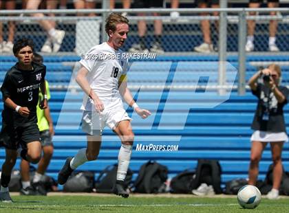 Thumbnail 2 in Vandegrift vs. Mesquite (UIL 6A Soccer Division II Final) photogallery.