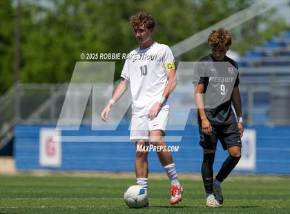 Thumbnail 3 in Vandegrift vs. Mesquite (UIL 6A Soccer Division II Final) photogallery.