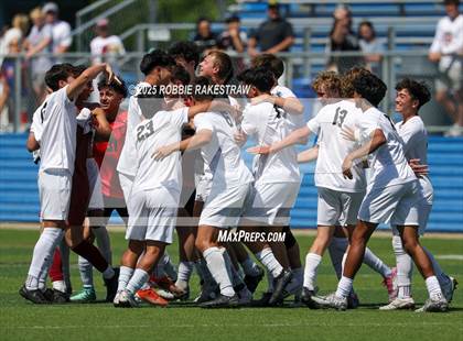 Thumbnail 2 in Vandegrift vs. Mesquite (UIL 6A Soccer Division II Final) photogallery.