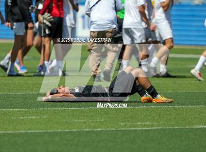 Thumbnail 3 in Vandegrift vs. Mesquite (UIL 6A Soccer Division II Final) photogallery.