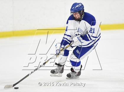 Thumbnail 3 in New Canaan vs. Darien (FCIAC Semifinal) photogallery.