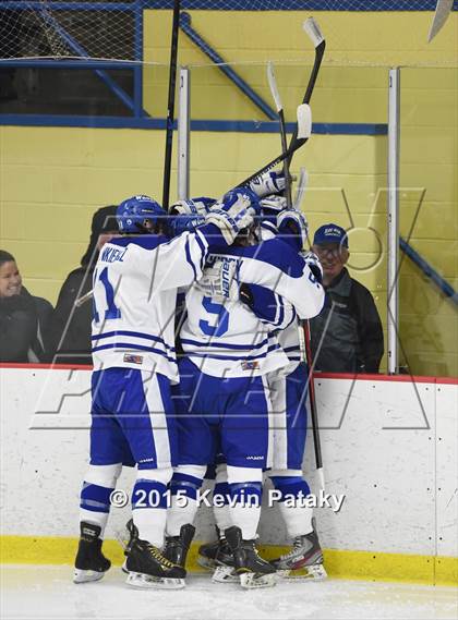 Thumbnail 3 in New Canaan vs. Darien (FCIAC Semifinal) photogallery.