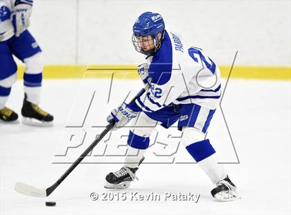 Thumbnail 3 in New Canaan vs. Darien (FCIAC Semifinal) photogallery.