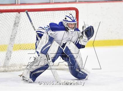 Thumbnail 3 in New Canaan vs. Darien (FCIAC Semifinal) photogallery.
