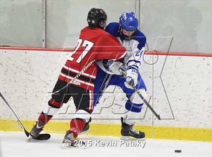 Thumbnail 2 in New Canaan vs. Darien (FCIAC Semifinal) photogallery.