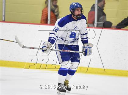 Thumbnail 2 in New Canaan vs. Darien (FCIAC Semifinal) photogallery.