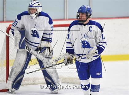 Thumbnail 1 in New Canaan vs. Darien (FCIAC Semifinal) photogallery.