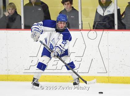 Thumbnail 2 in New Canaan vs. Darien (FCIAC Semifinal) photogallery.