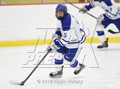 Thumbnail 1 in New Canaan vs. Darien (FCIAC Semifinal) photogallery.